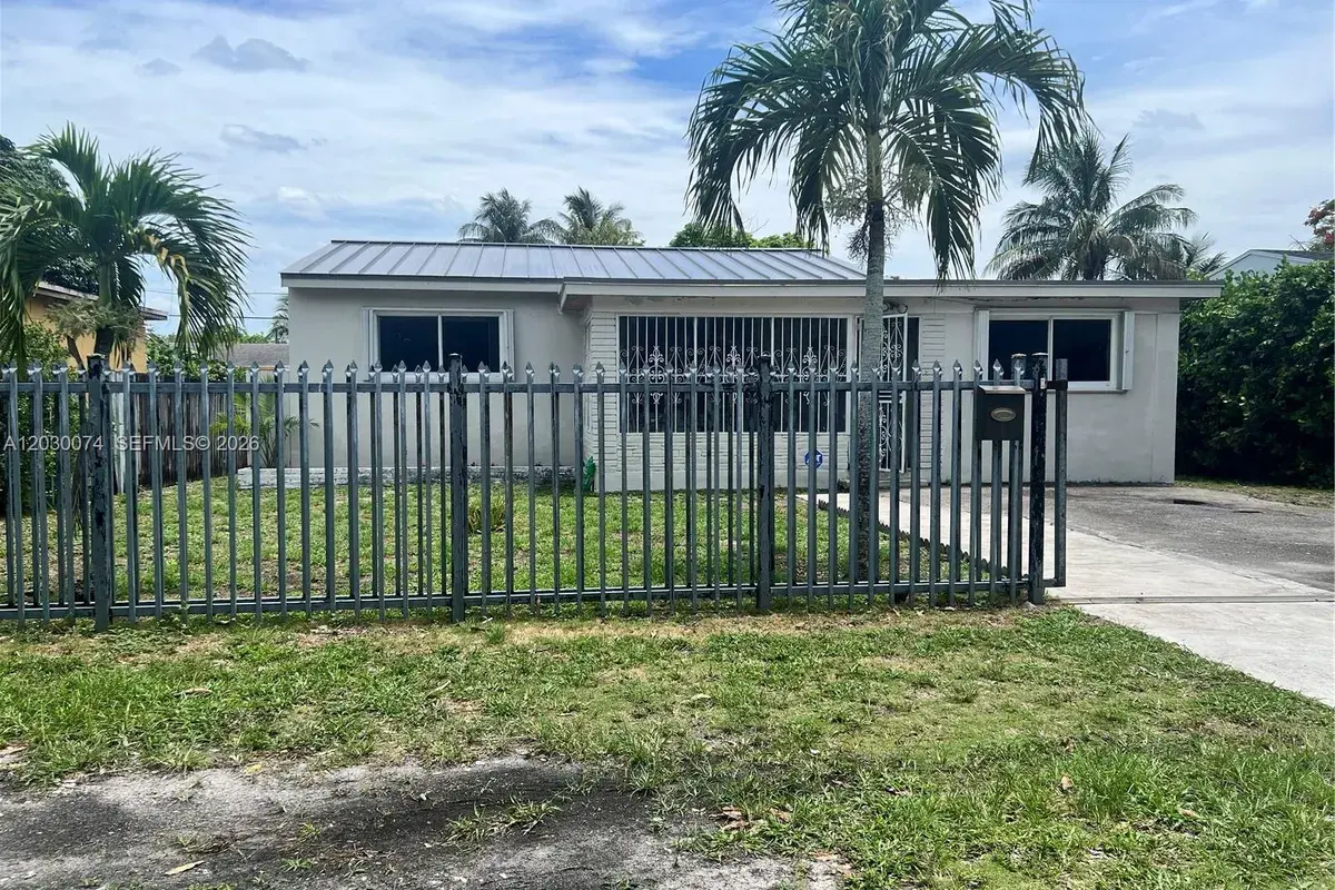 250 NE 160th St, Miami FL 33162