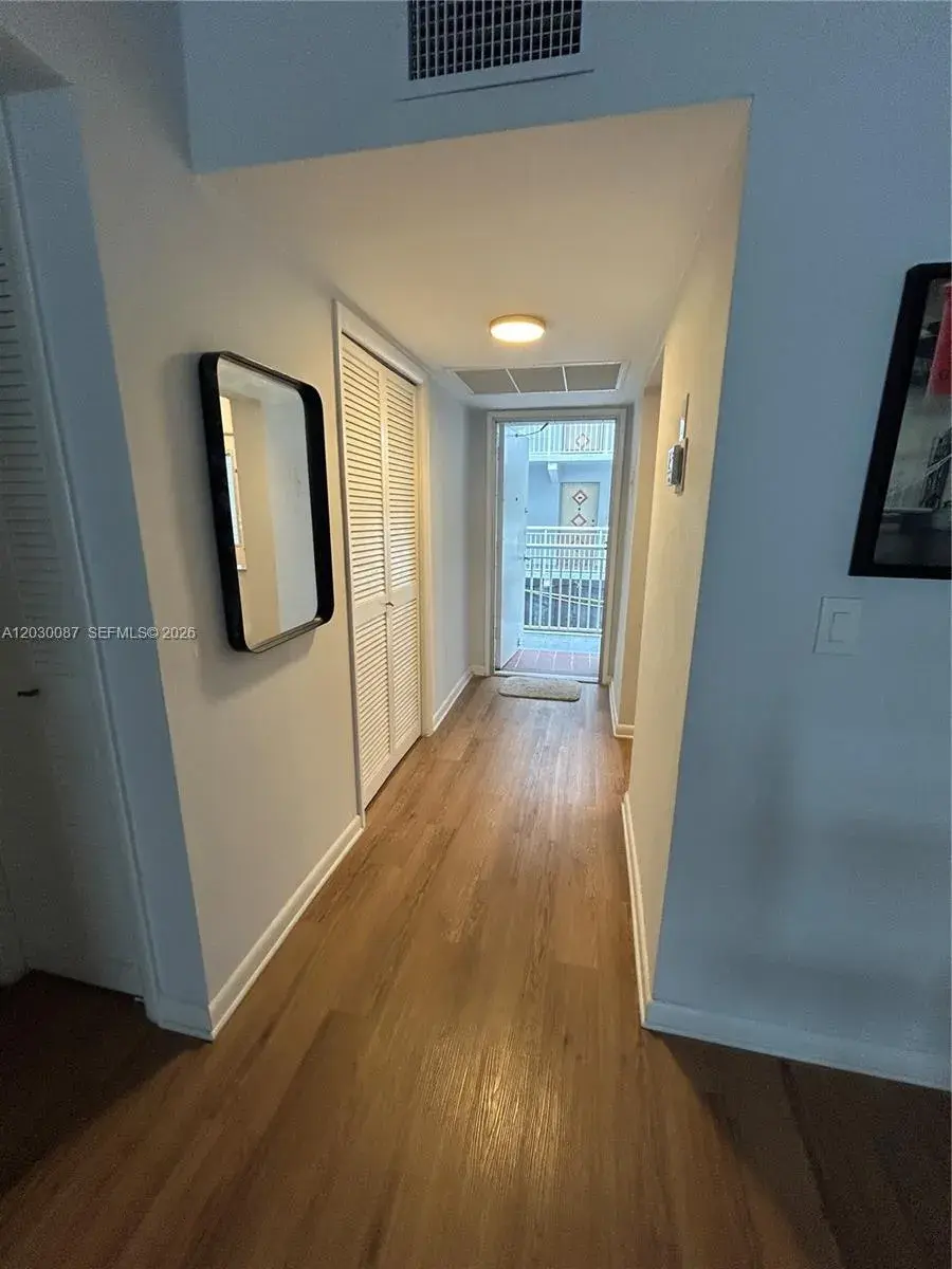 215 SE 3rd Ave # 206A, Hallandale Beach FL 33009
