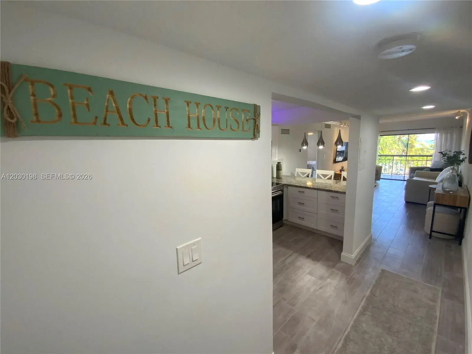 2 bedroom 2 bath Residential Lease for rent at 6444 Collins Ave # A6, Miami Beach FL 33141