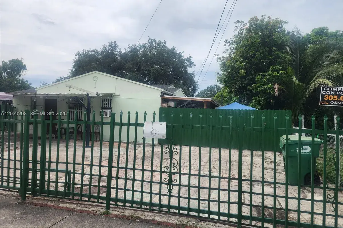 2130 NW 92nd St, Miami FL 33147