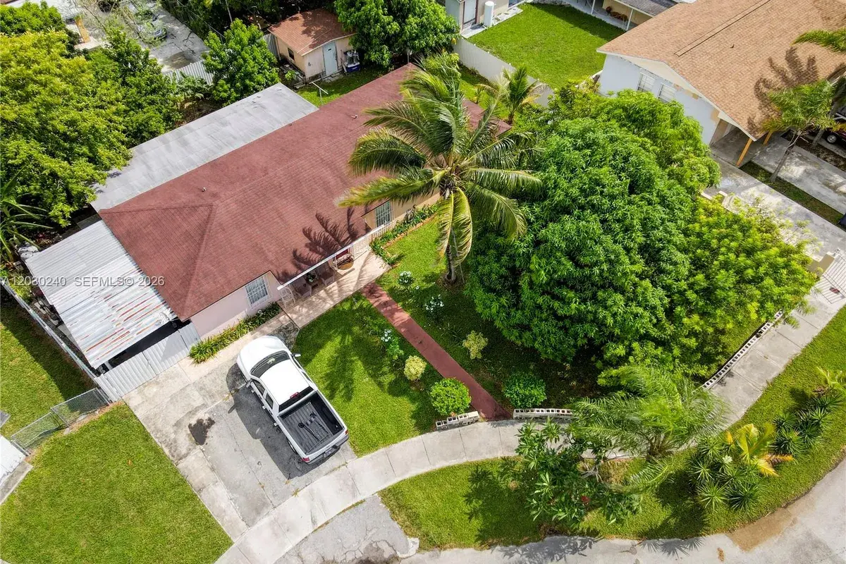 15825 SW 305th Ter, Homestead FL 33033