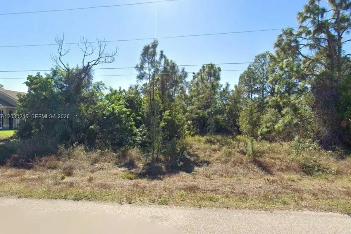 442 Raymer st, Lehigh Acres FL 33974
