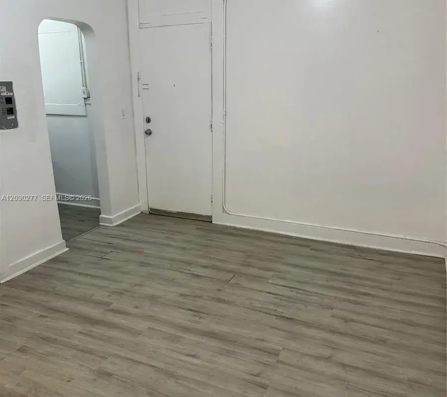 1552 SW 2nd St # 3, Miami FL 33135