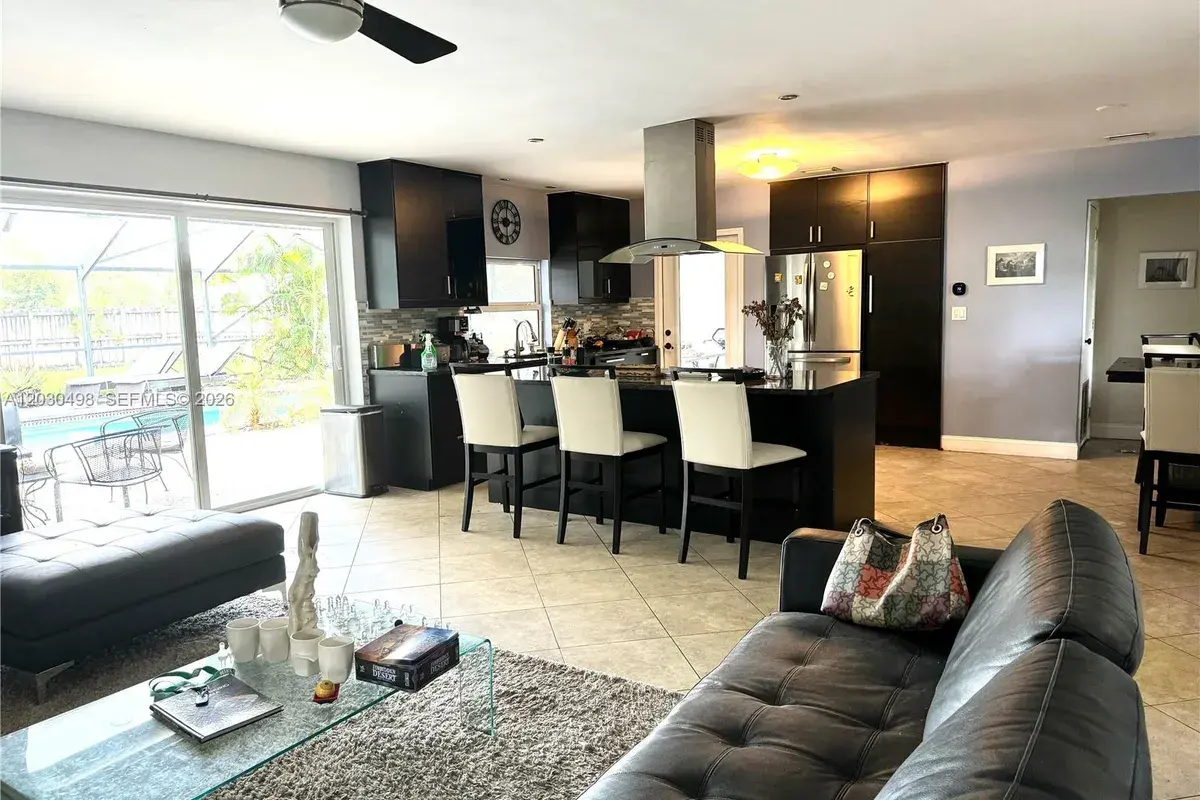 4116 Taft St, Hollywood FL 33021
