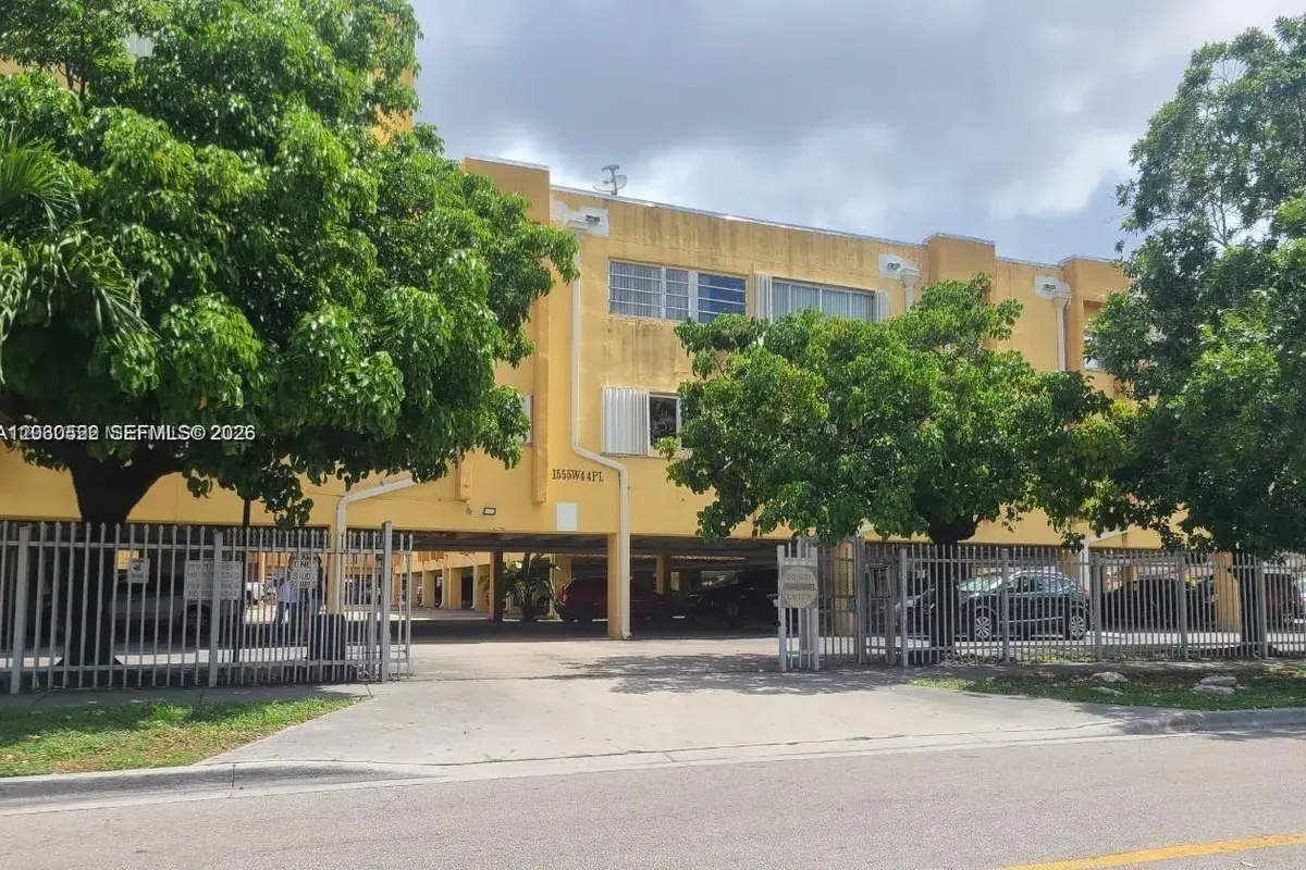 1555 W 44th Pl # 225D, Hialeah FL 33012