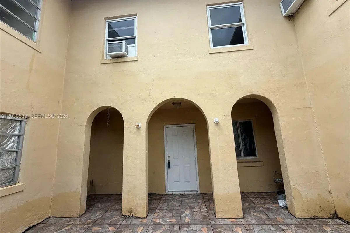 1422 NW 26th Ave, Miami FL 33125