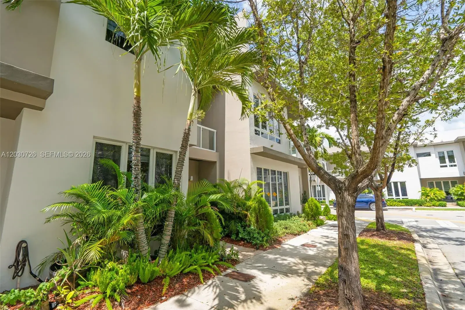 10545 NW 63rd Ter, Doral FL 33178 photo 4