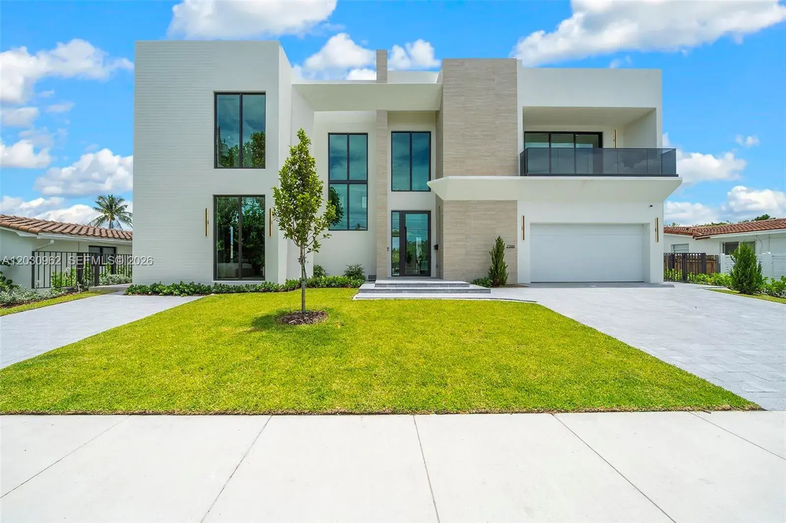 2380 NE 196th St, Miami FL 33180