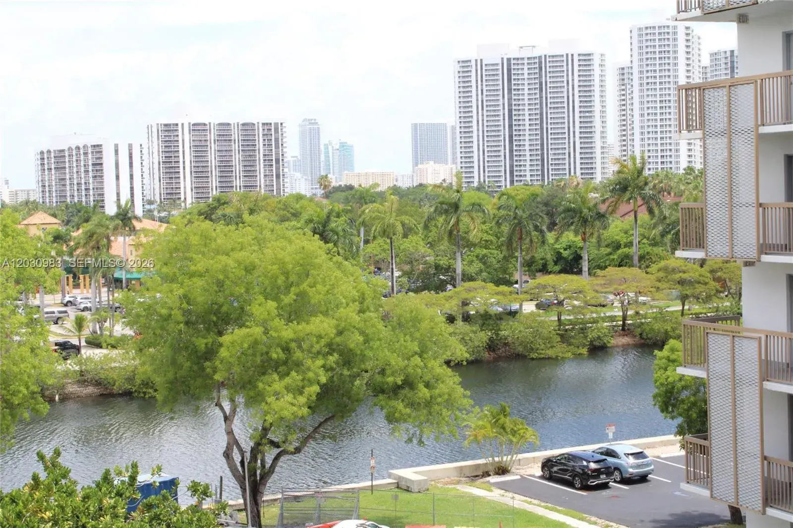 3475 N Country Club Dr # 608, Aventura FL 33180
