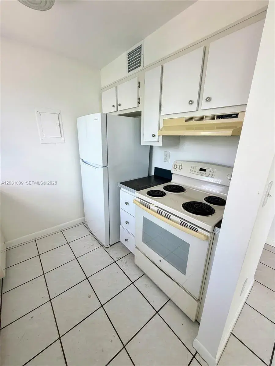 2001 Bay Dr # 401, Miami Beach FL 33141