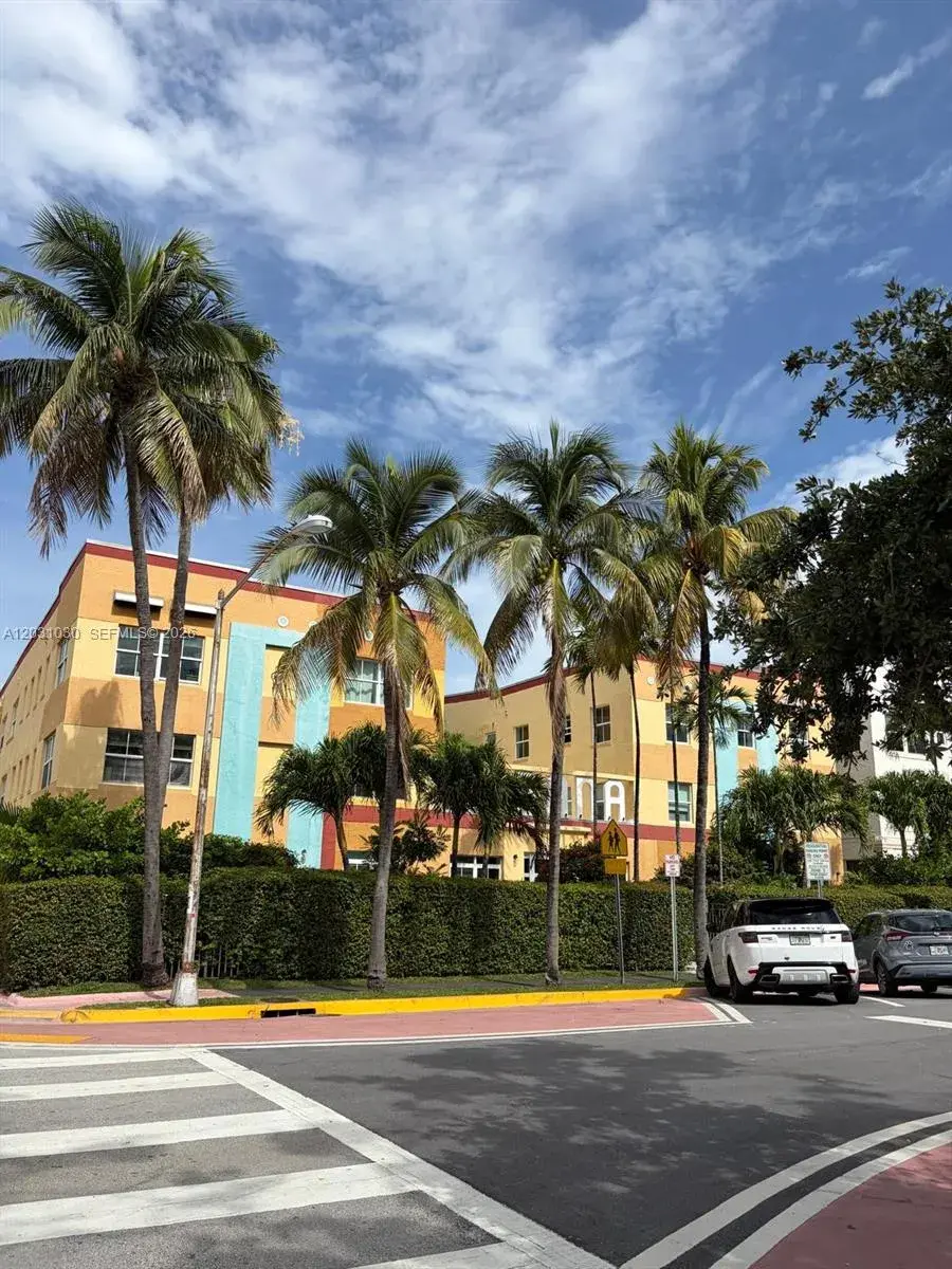 1 bedroom 1 bath for sale at 1308 Drexel Ave # 311, Miami Beach FL 33139