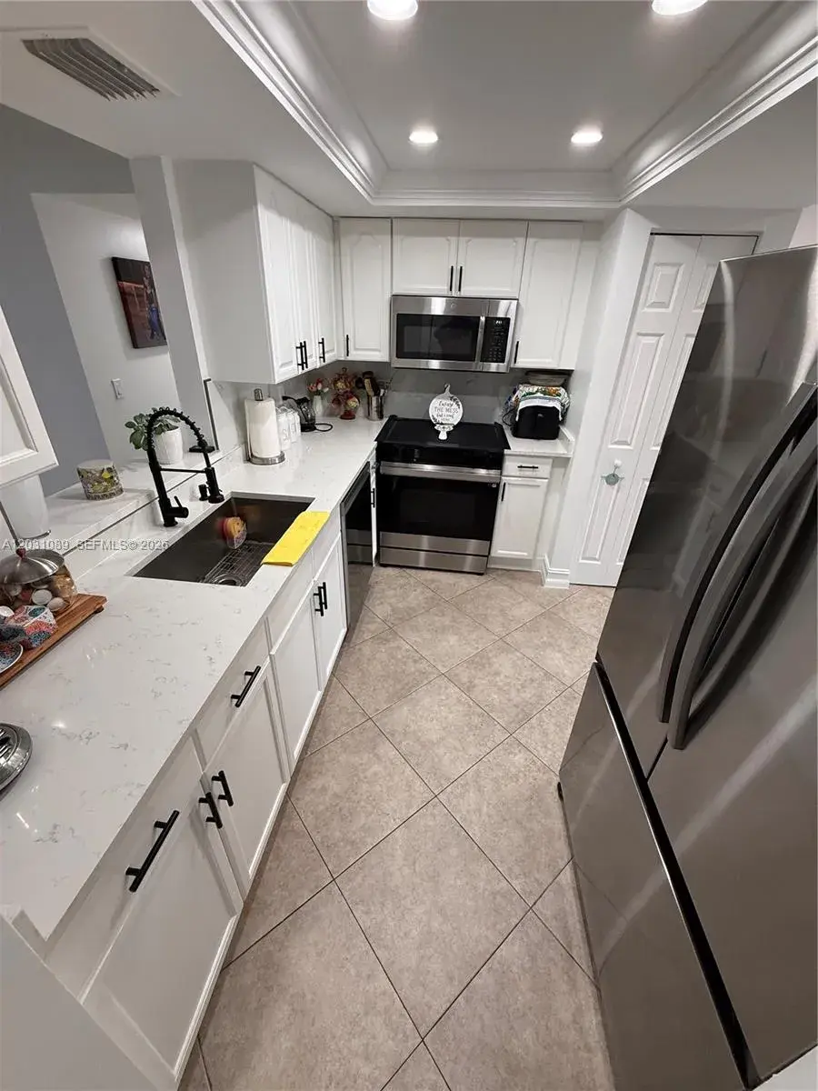 1 bedroom 2 bath Residential for sale at 1020 NW 80th Ave # 104, Margate FL 33063