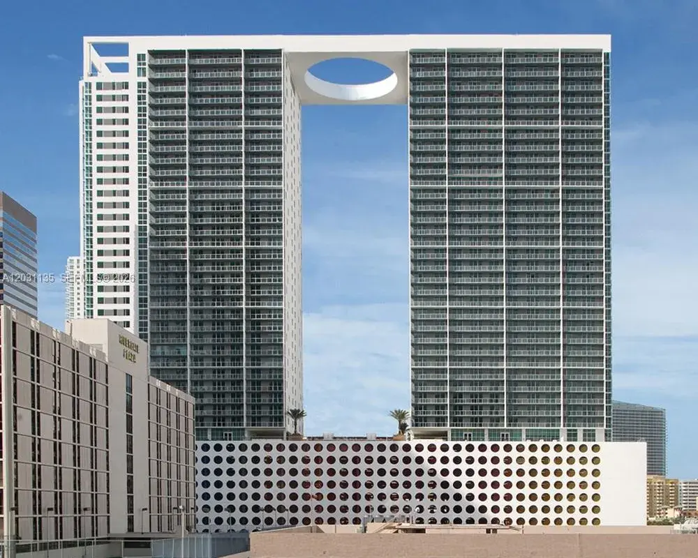 500 Brickell Ave # 1808, Miami FL 33131