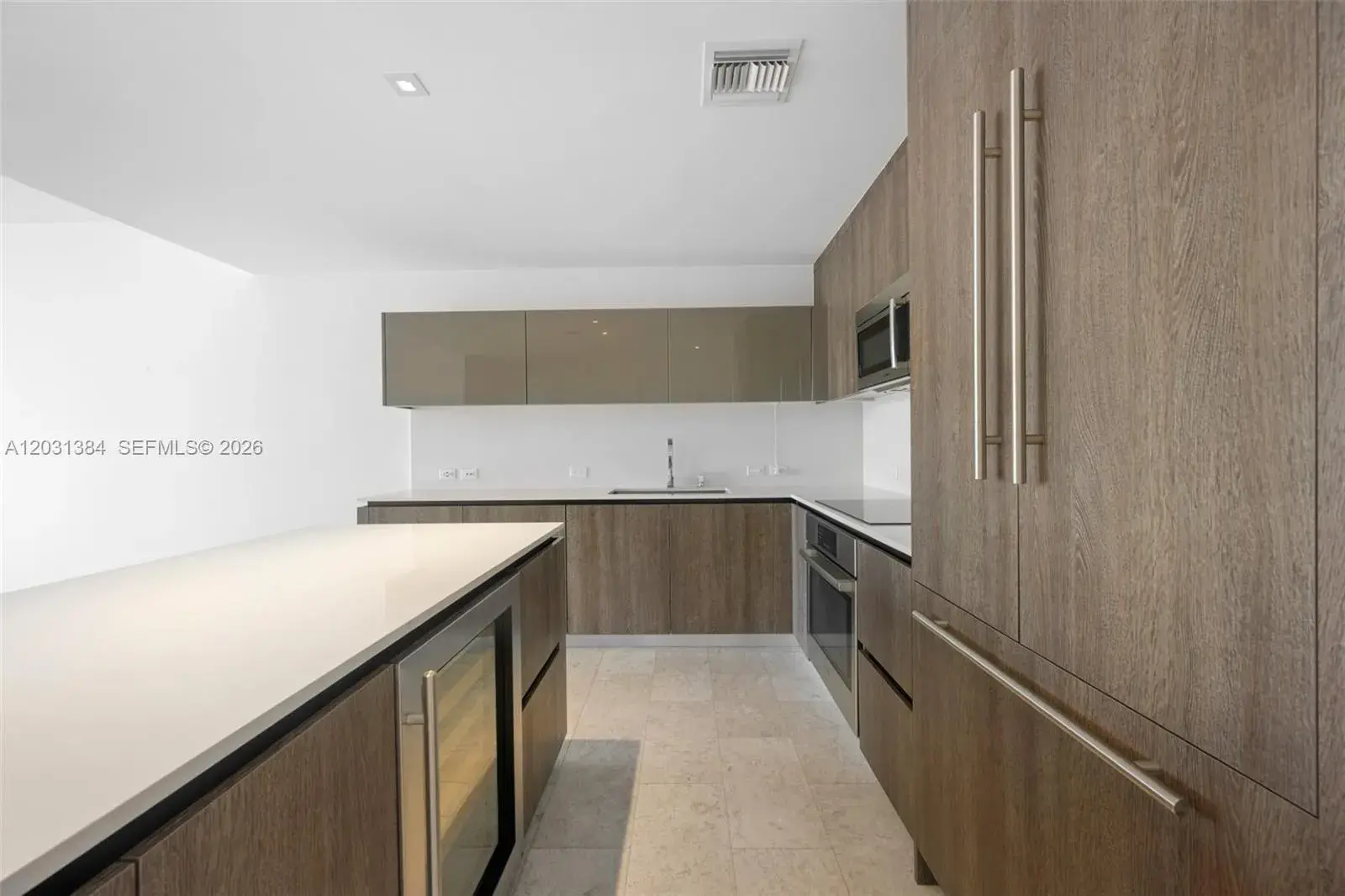 68 SE 6th St # 910, Miami FL 33131