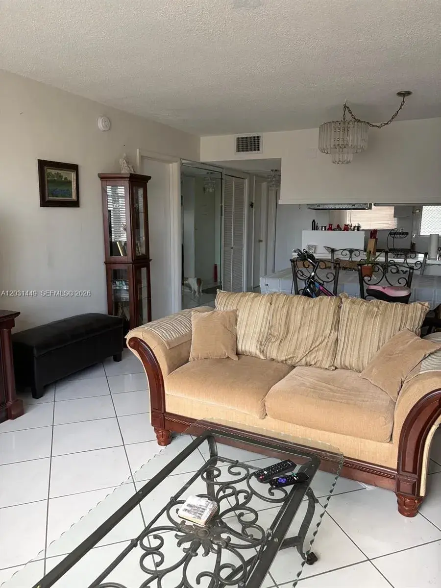 1 bedroom 1 bath Residential Lease for rent at 215 SE 3rd Ave # 403A, Hallandale Beach FL 33009