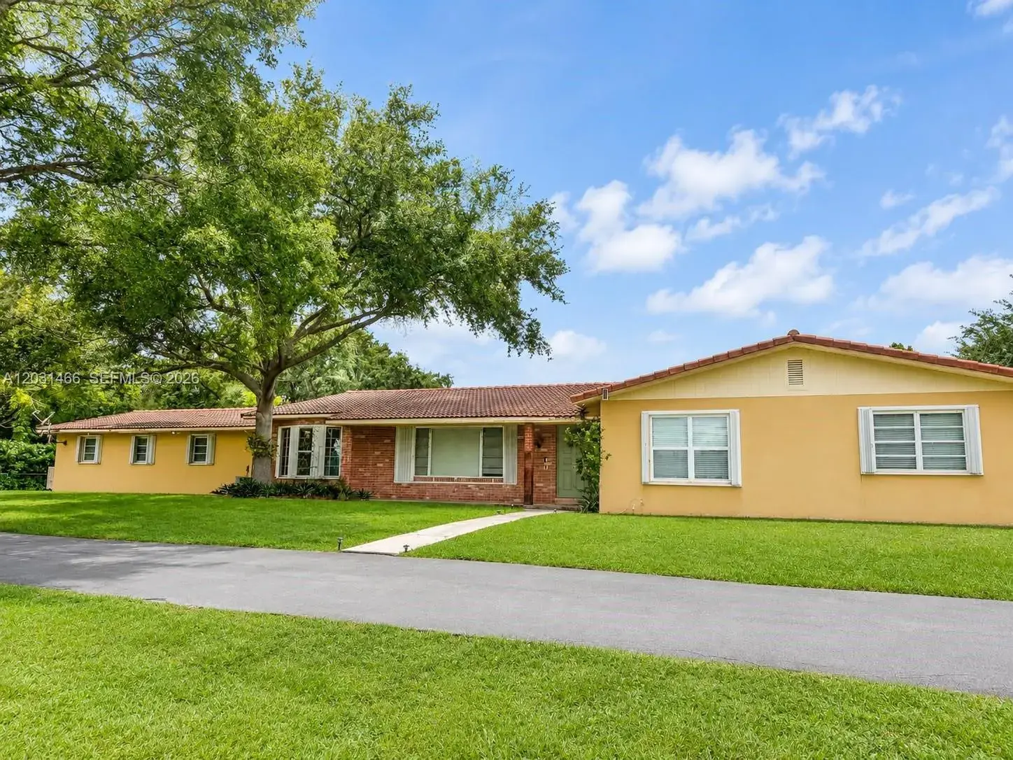 5 bedroom 3 bath Residential for sale at 12601 Stirling Rd, Southwest Ranches FL 33330