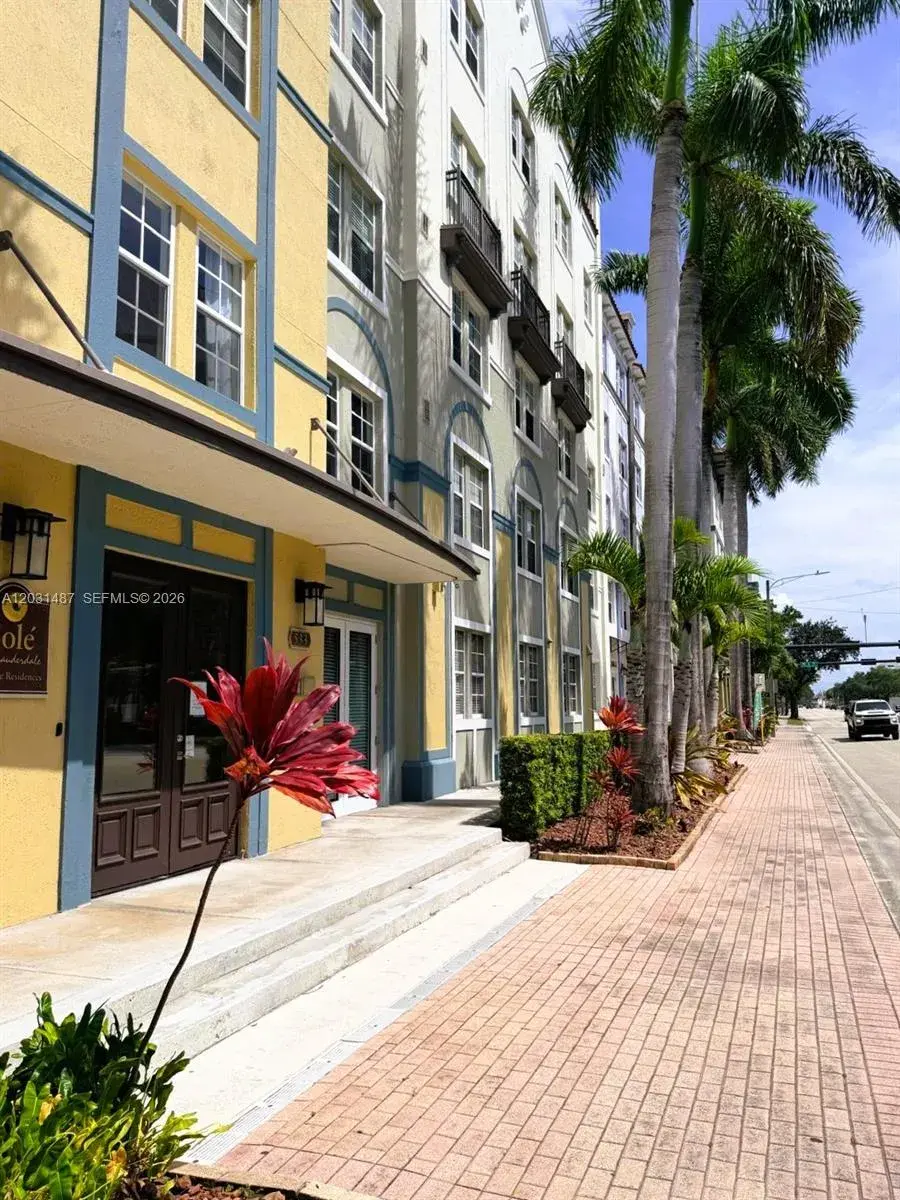 1 bedroom 1 bath Residential Lease for rent at 533 NE 3rd Ave # 313, Fort Lauderdale FL 33301