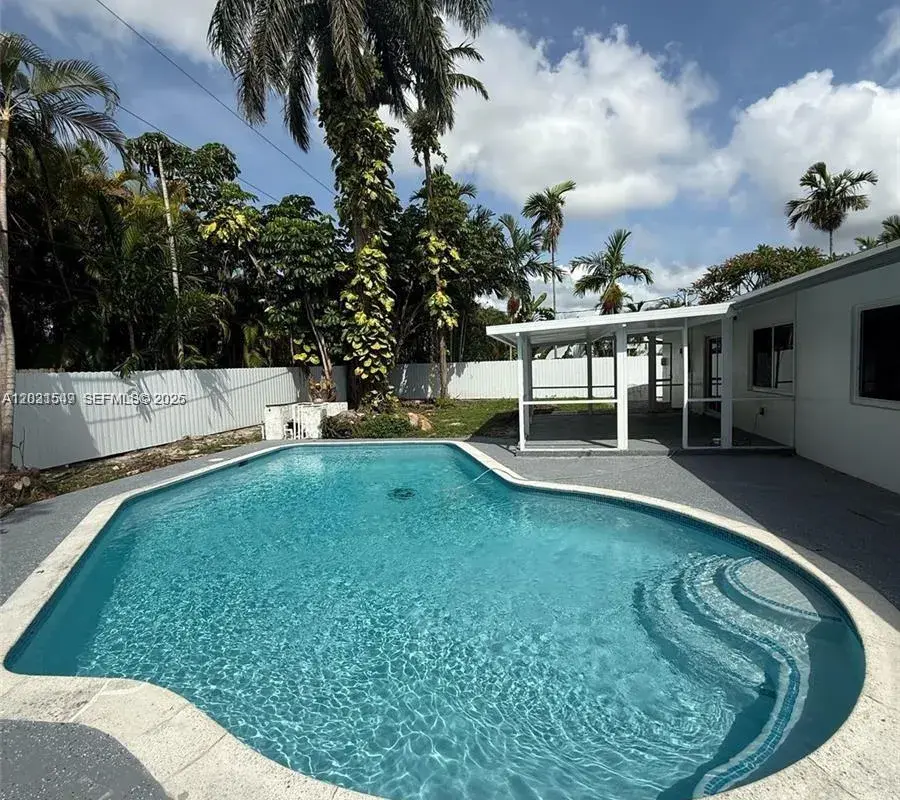 9934 SW 195th St, Cutler Bay FL 33157