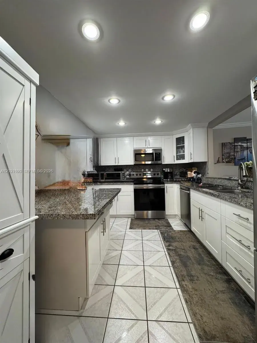 3800 S Ocean Dr, Hollywood FL 33019
