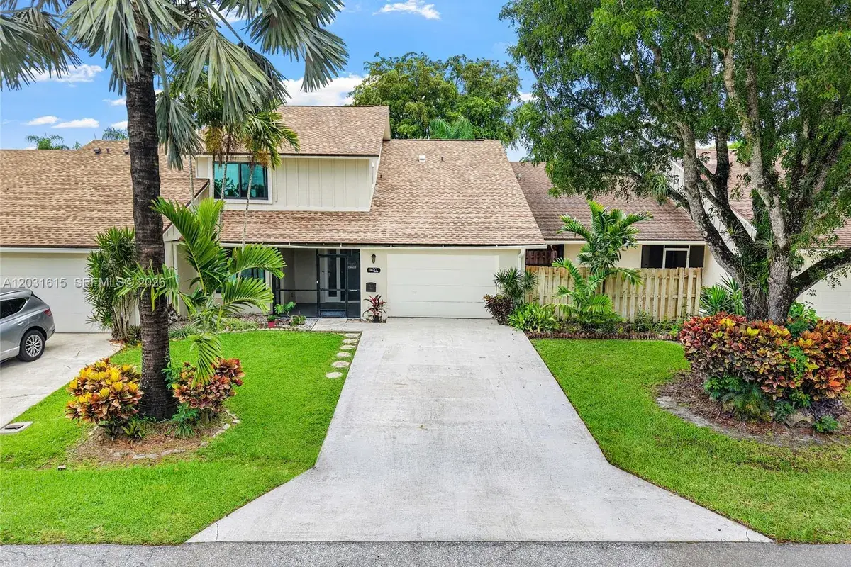 11870 Donlin Dr, Wellington FL 33414