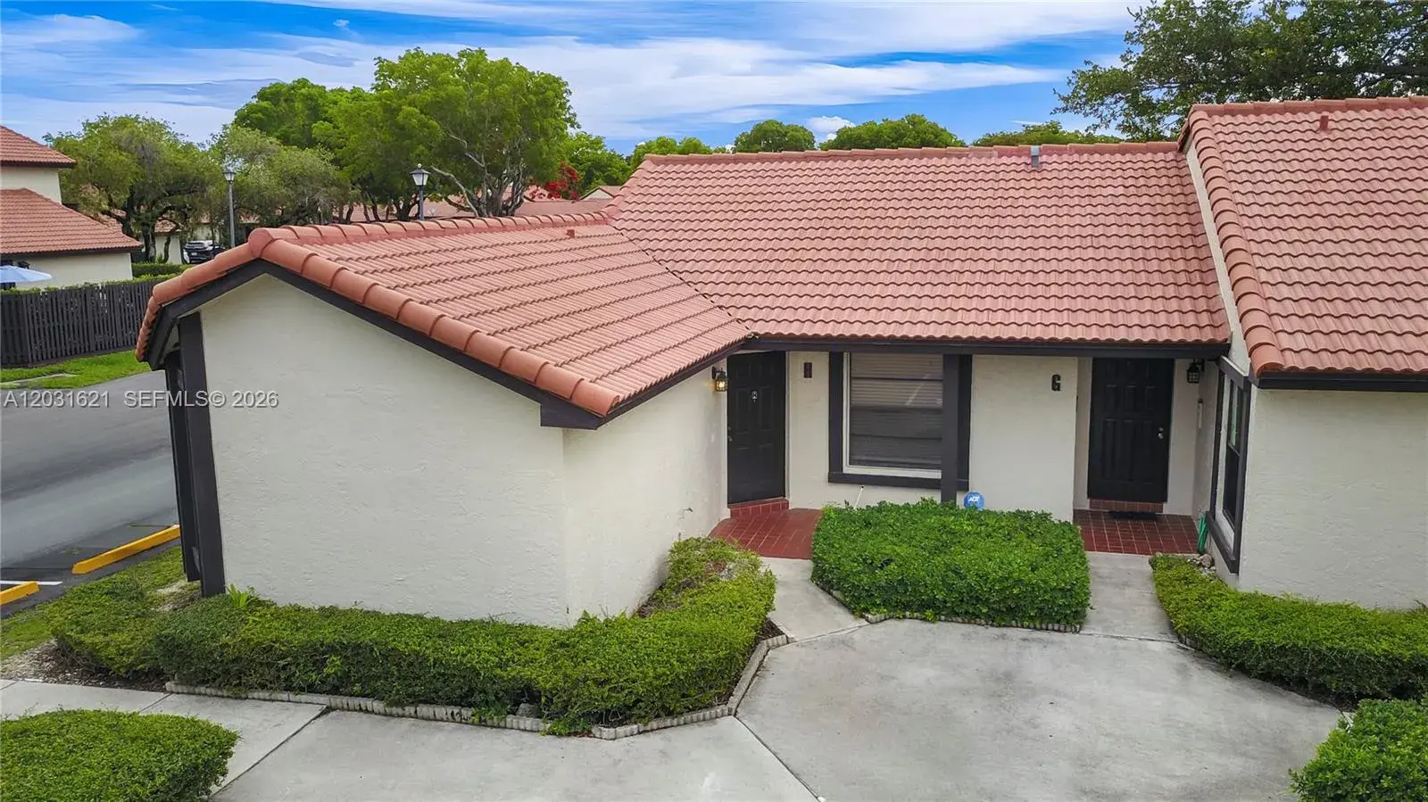 2 bedroom 2 bath Residential for sale at 15240 SW 45th Ter # H, Miami FL 33185