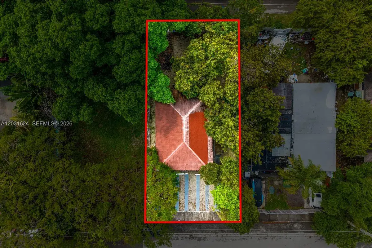 270 NW 35th St, Miami FL 33127