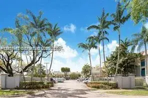 2 bedroom 2 bath Residential for sale at 4600 SW 67 Ave # 107, Miami FL 33155