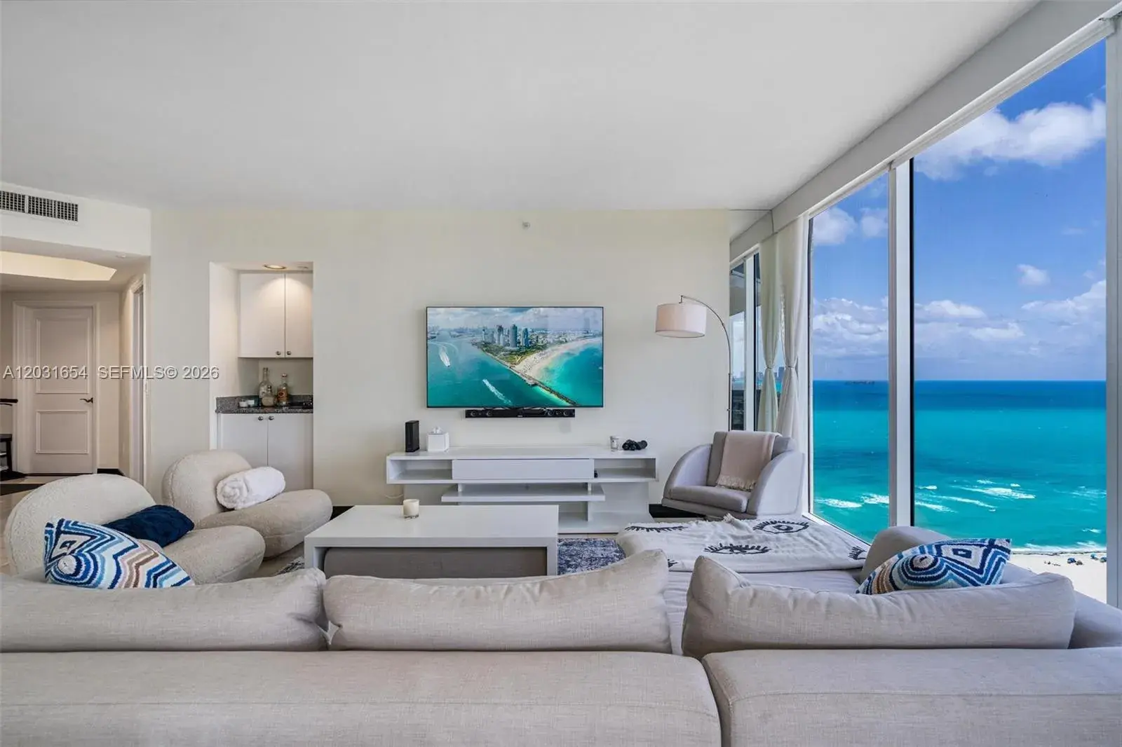 2 bedroom 2 bath Residential Lease for rent at 4779 Collins Ave # 2305, Miami Beach FL 33140