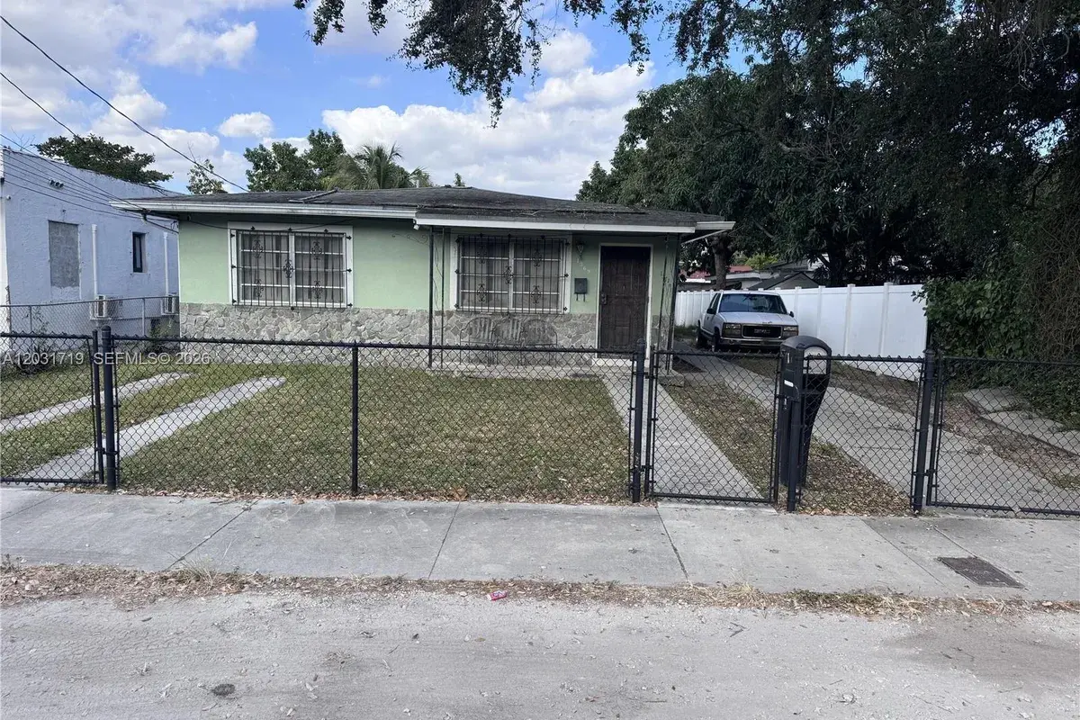 1369 NW 30th St, Miami FL 33142