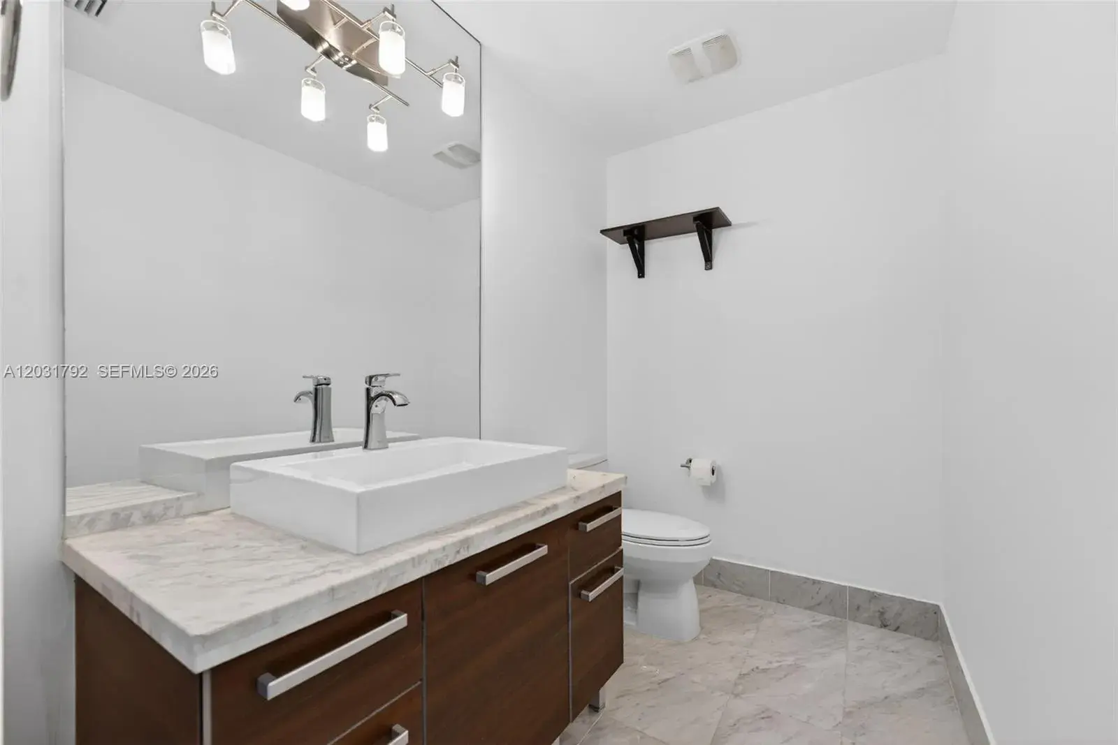 253 NE 2nd St # 424, Miami FL 33132