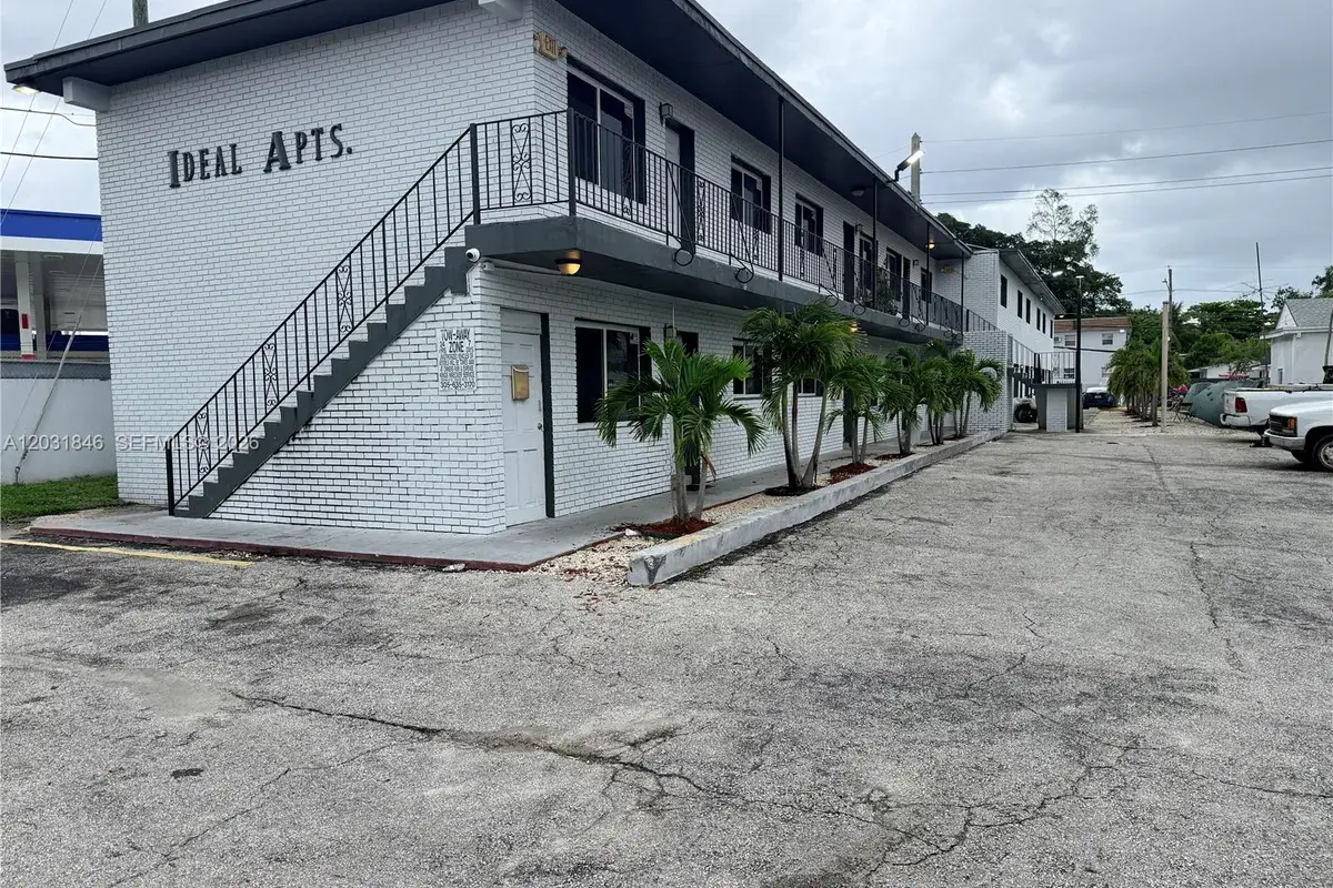 7824 NW 5th Ct # 7, Miami FL 33150