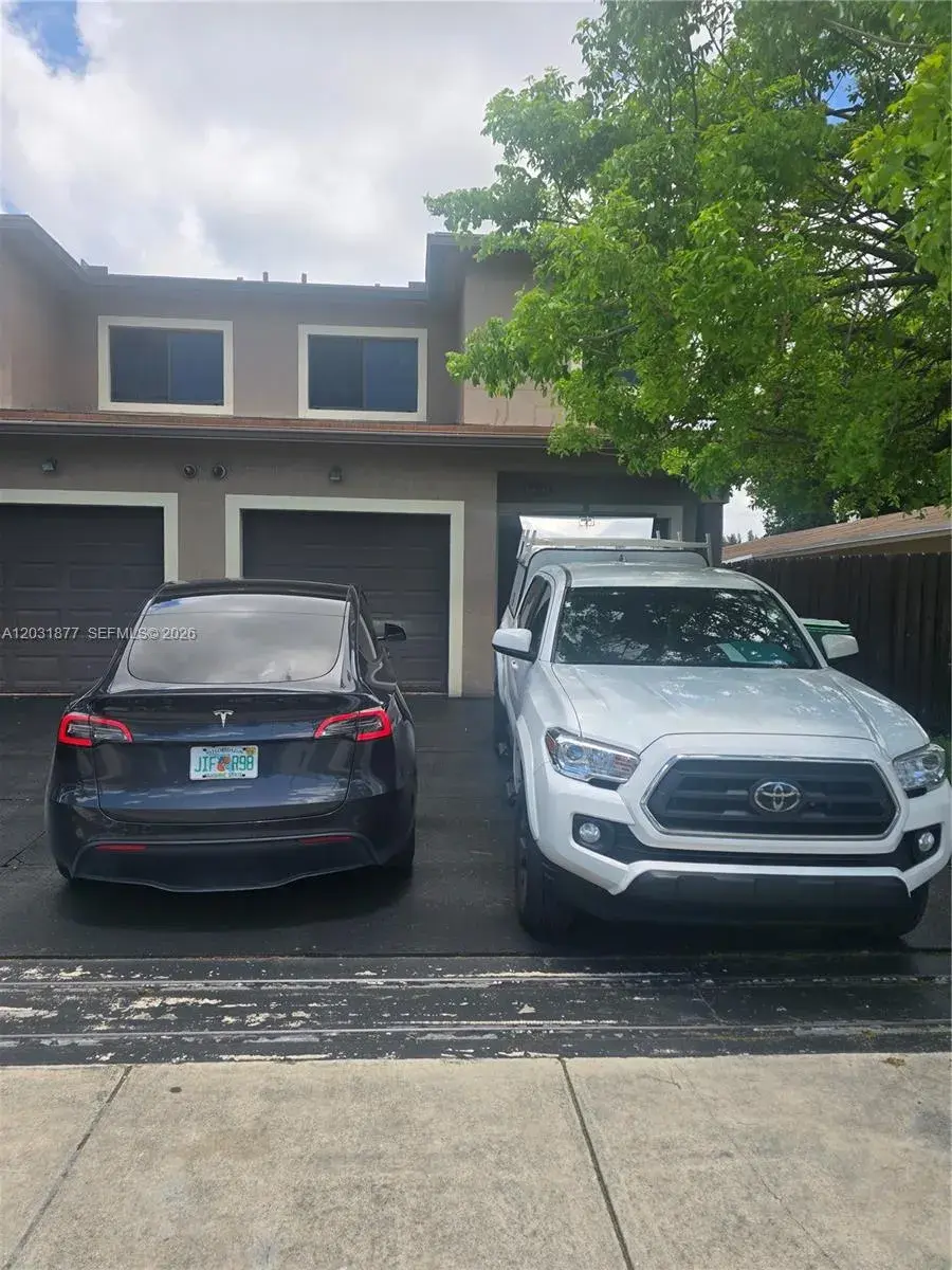2 bedroom 2 bath Residential Lease for rent at 1461 SW 40th Ter # 1, Fort Lauderdale FL 33317