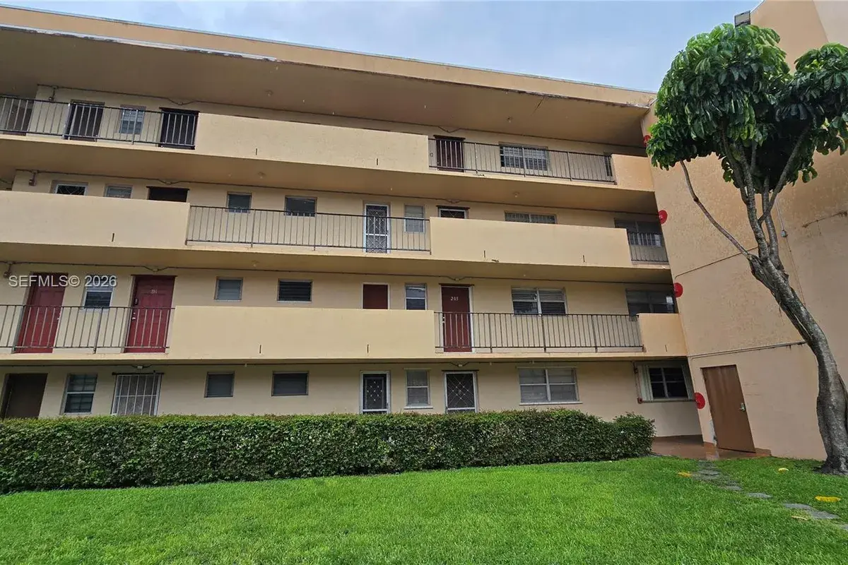 1450 NE 191st St # 106, Miami FL 33179