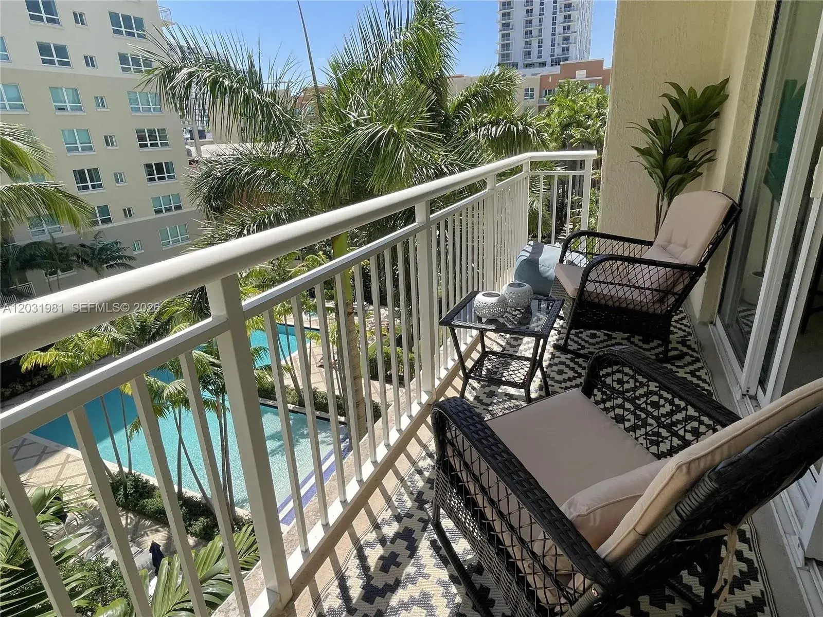 1 bedroom 1 bath Residential Lease for rent at 2000 N Bayshore Dr # 525, Miami FL 33137