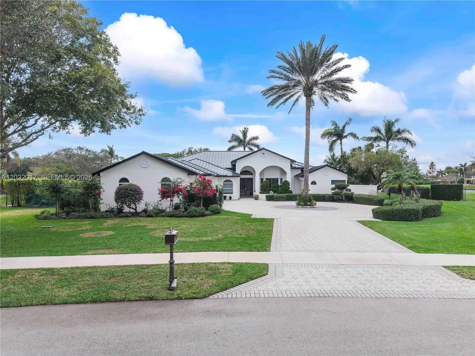 2235 SW 105th Ter, Davie FL 33324