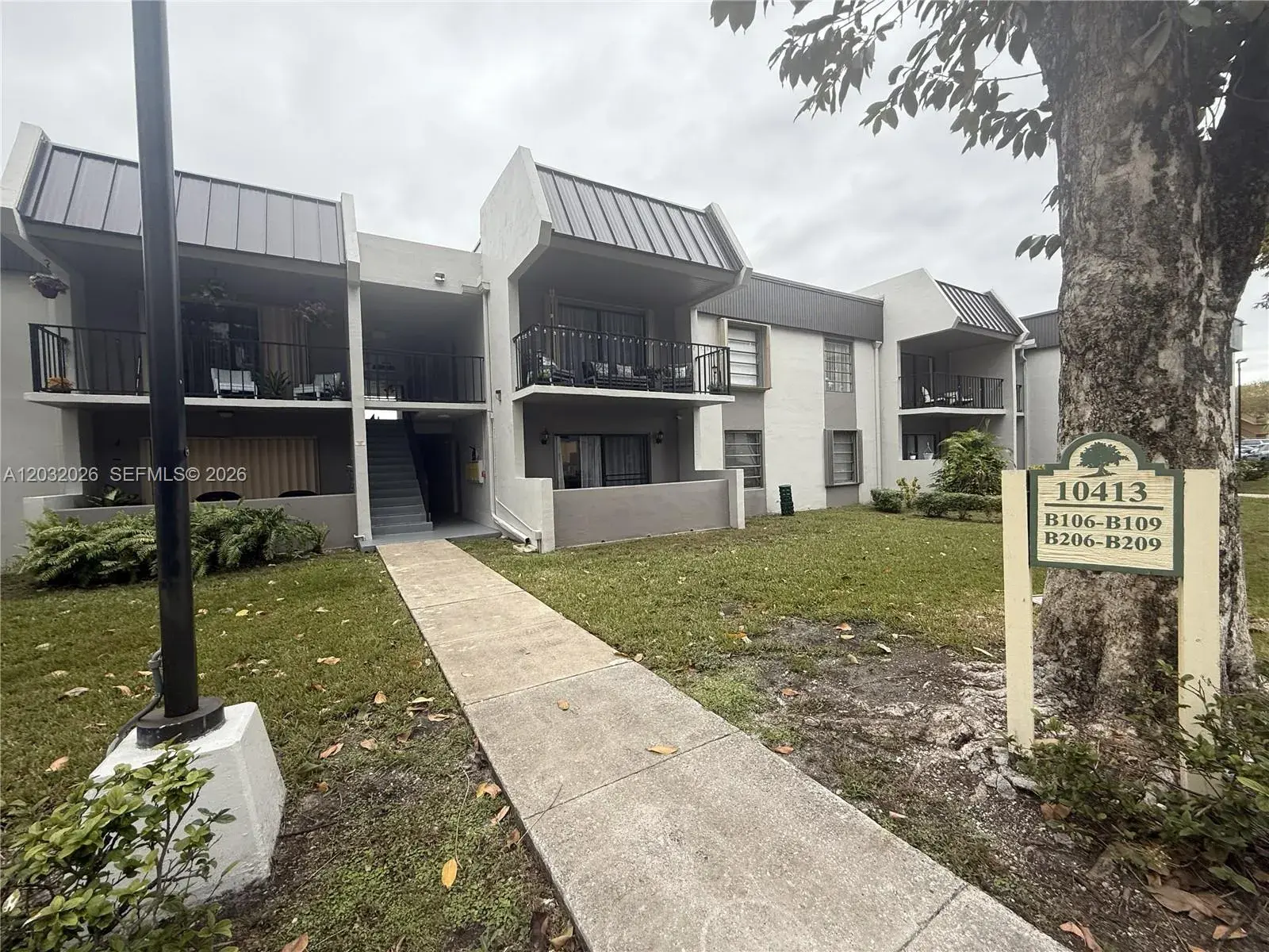 1 bedroom 1 bath Residential for sale at 10413 N Kendall Dr # B208, Miami FL 33176