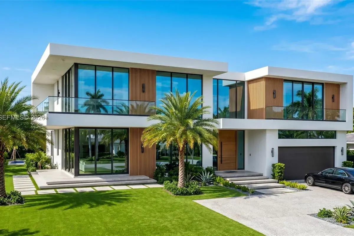 3900 SW 59th Ave, Miami FL 33155
