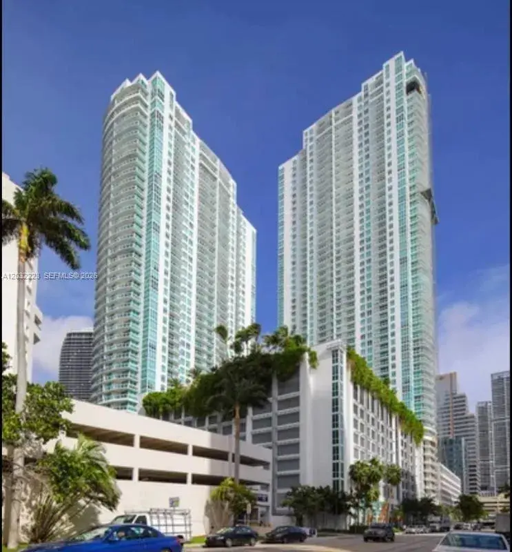 950 Brickell Bay Dr # 701, Miami FL 33131