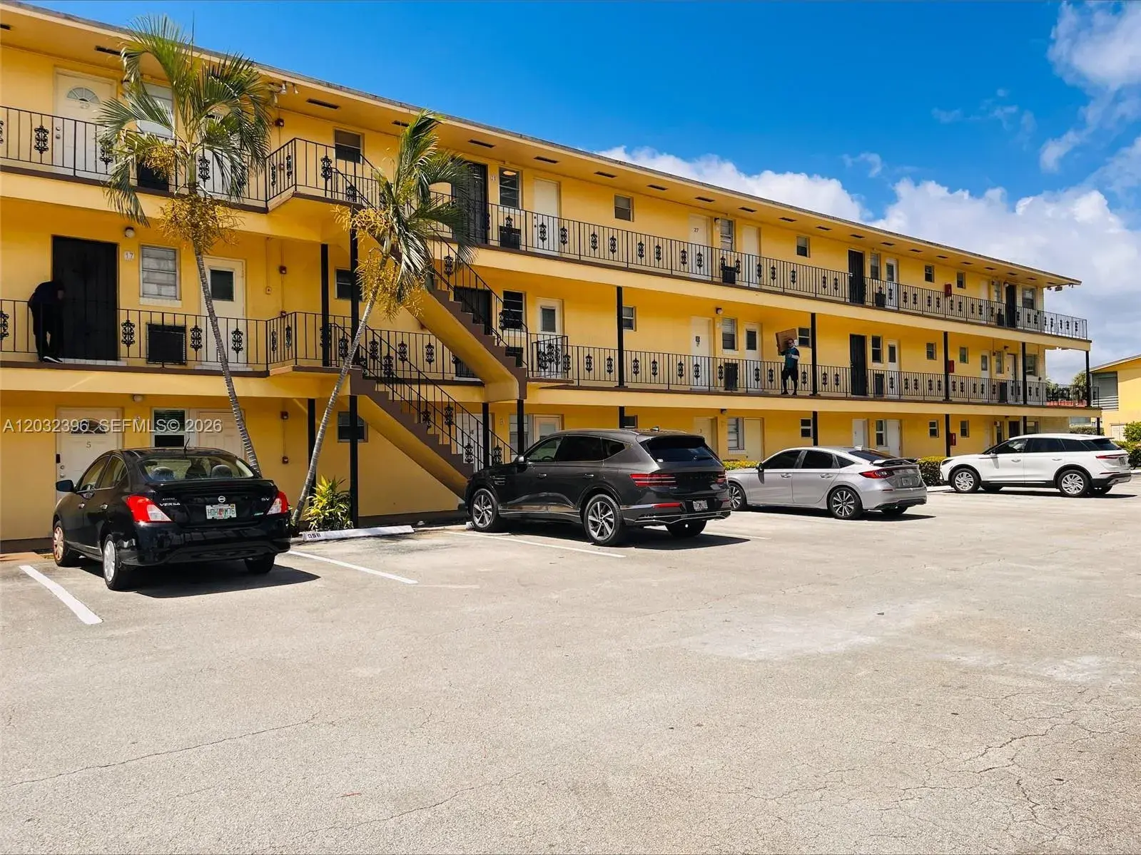 1 bedroom 1 bath Residential for sale at 2880 NE 203rd St # 28B, Aventura FL 33180