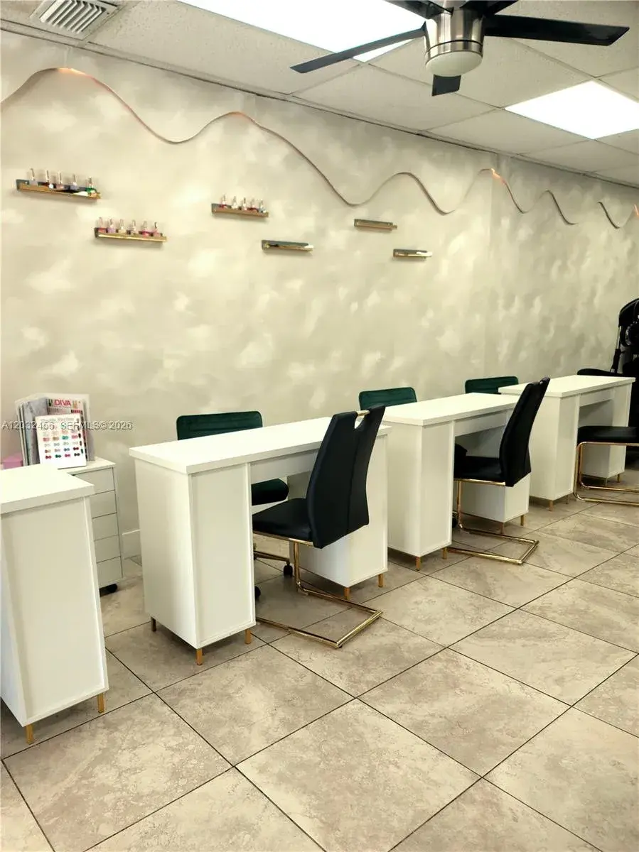4237 Hollywood Blvd, Hollywood FL 33021