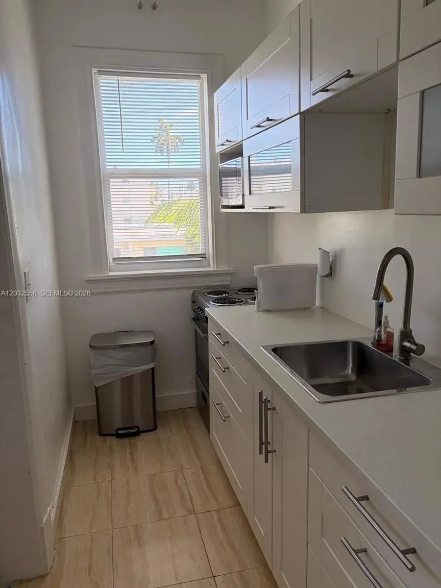 900 16th St # 301, Miami Beach FL 33139