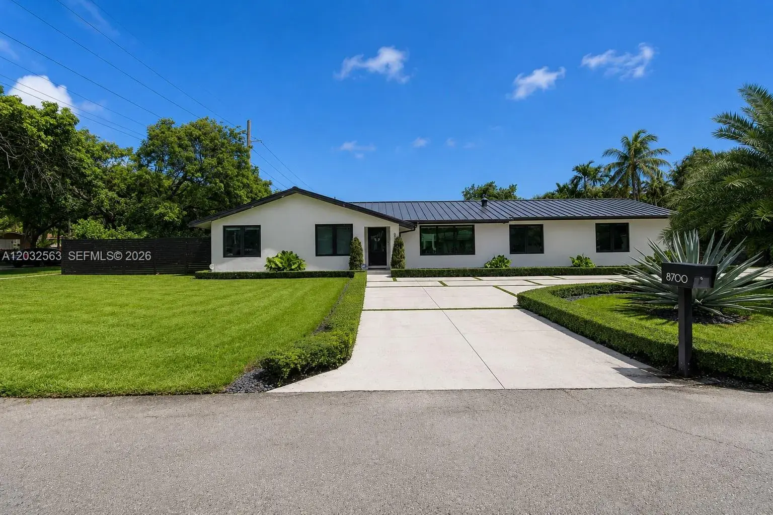 8700 SW 175th St, Palmetto Bay FL 33157