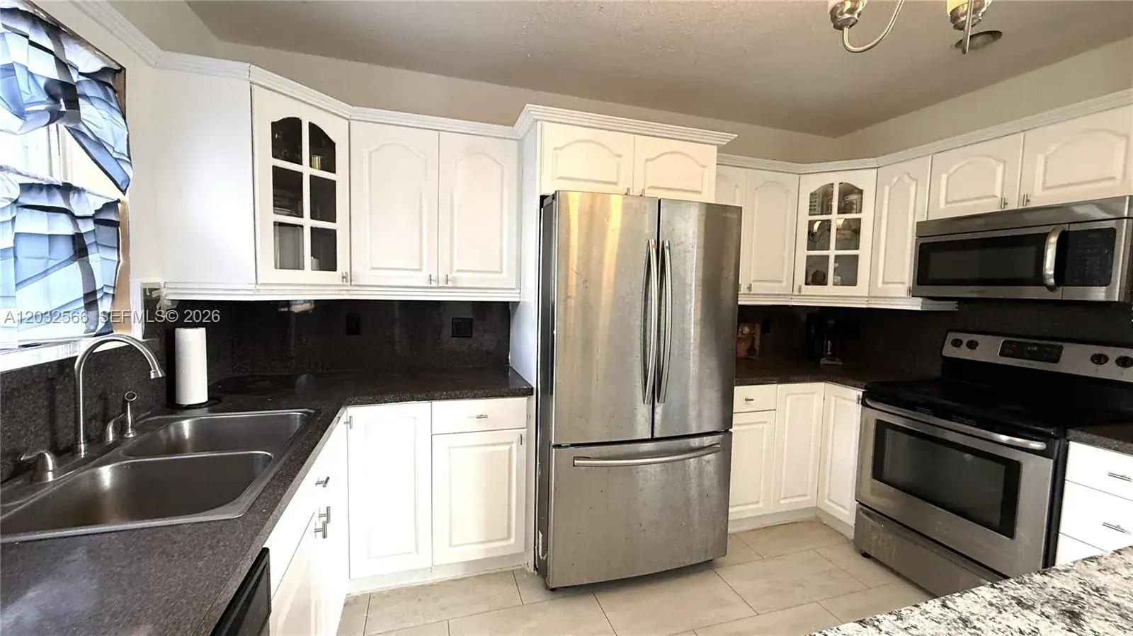 1245 NE 203rd St, Miami FL 33179