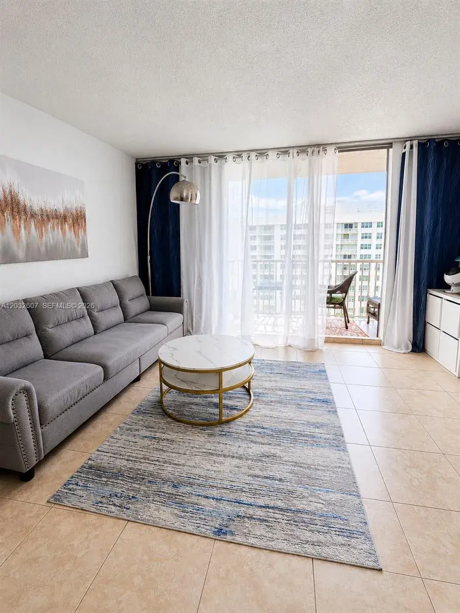 3161 S Ocean Dr # 803, Hallandale Beach FL 33009