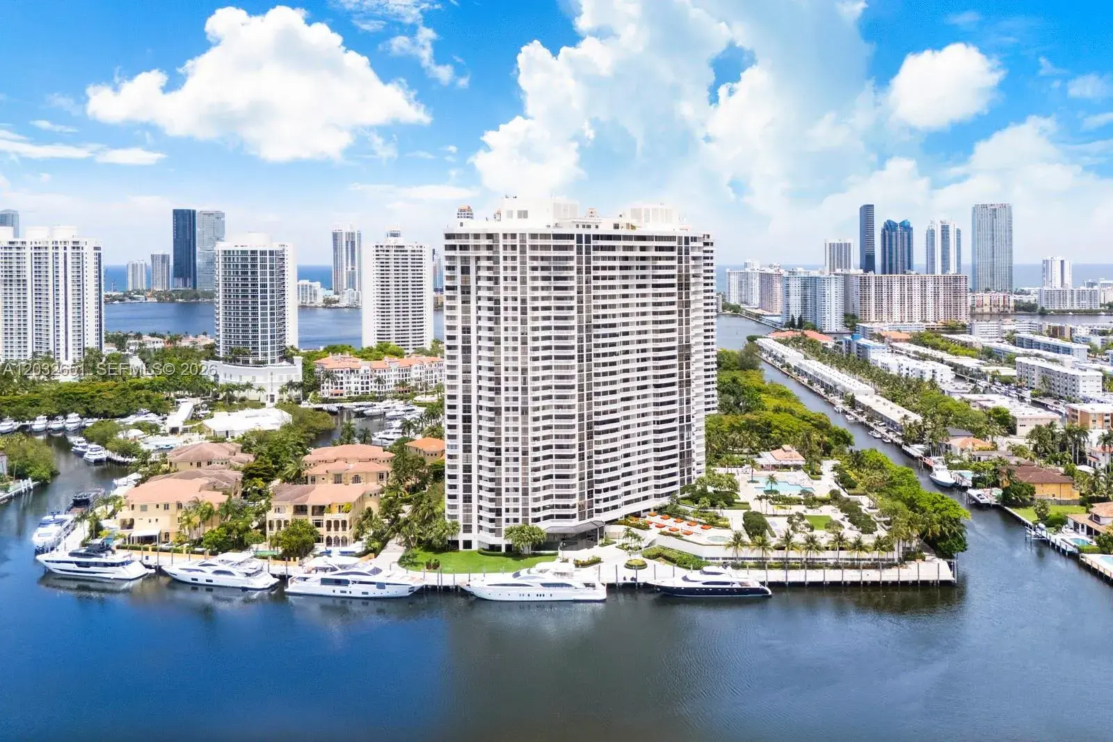 1000 W Island Blvd # 911, Aventura FL 33160