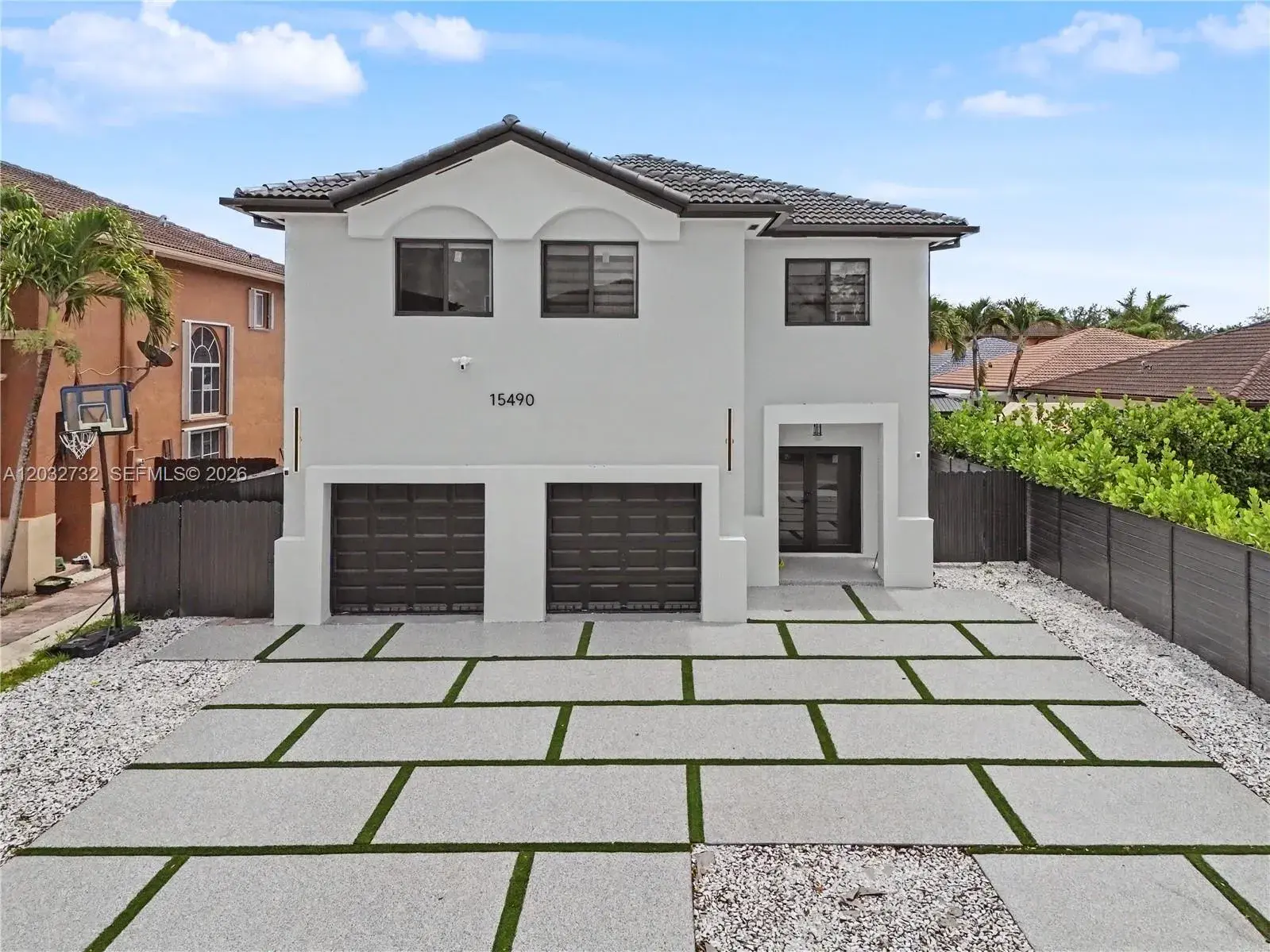5 bedroom 4 bath for sale at 15490 SW 18th Ln, Miami FL 33185