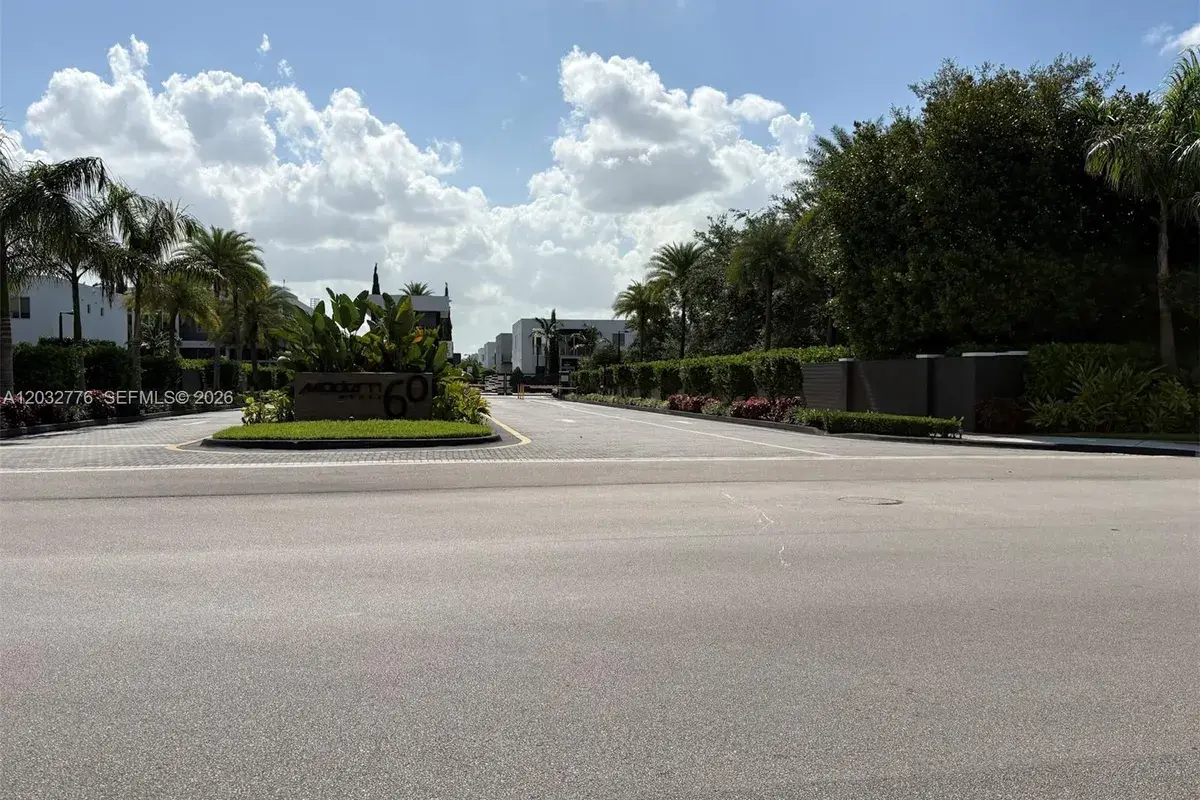 7433 NW 99th Ave, Doral FL 33178