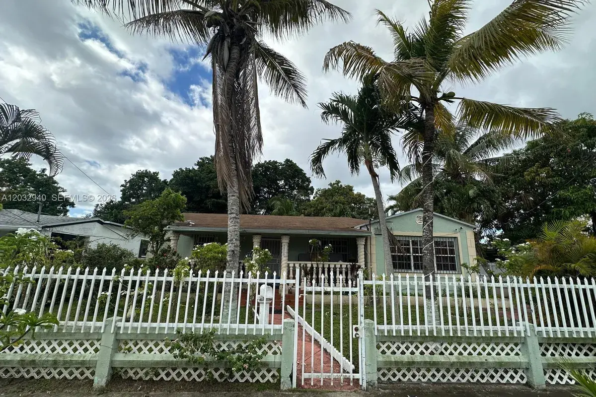 1376 NW 45th St, Miami FL 33142