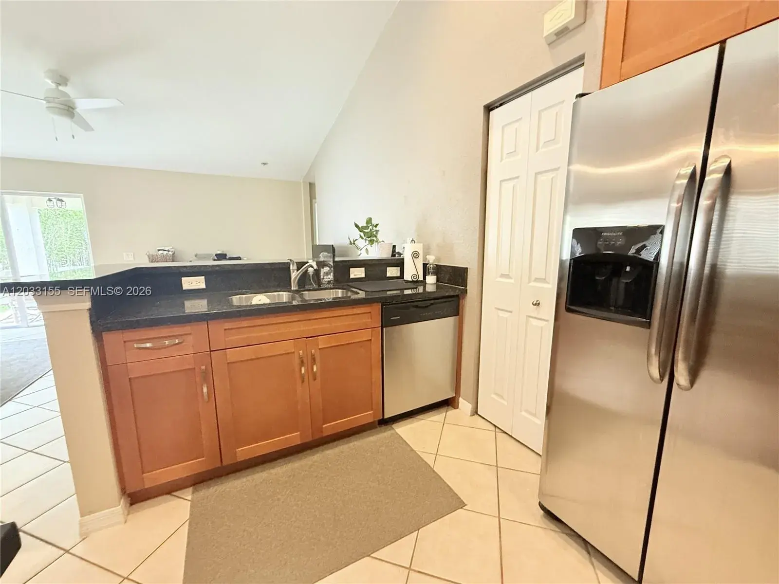 1530 Canary Island Dr, Weston FL 33327