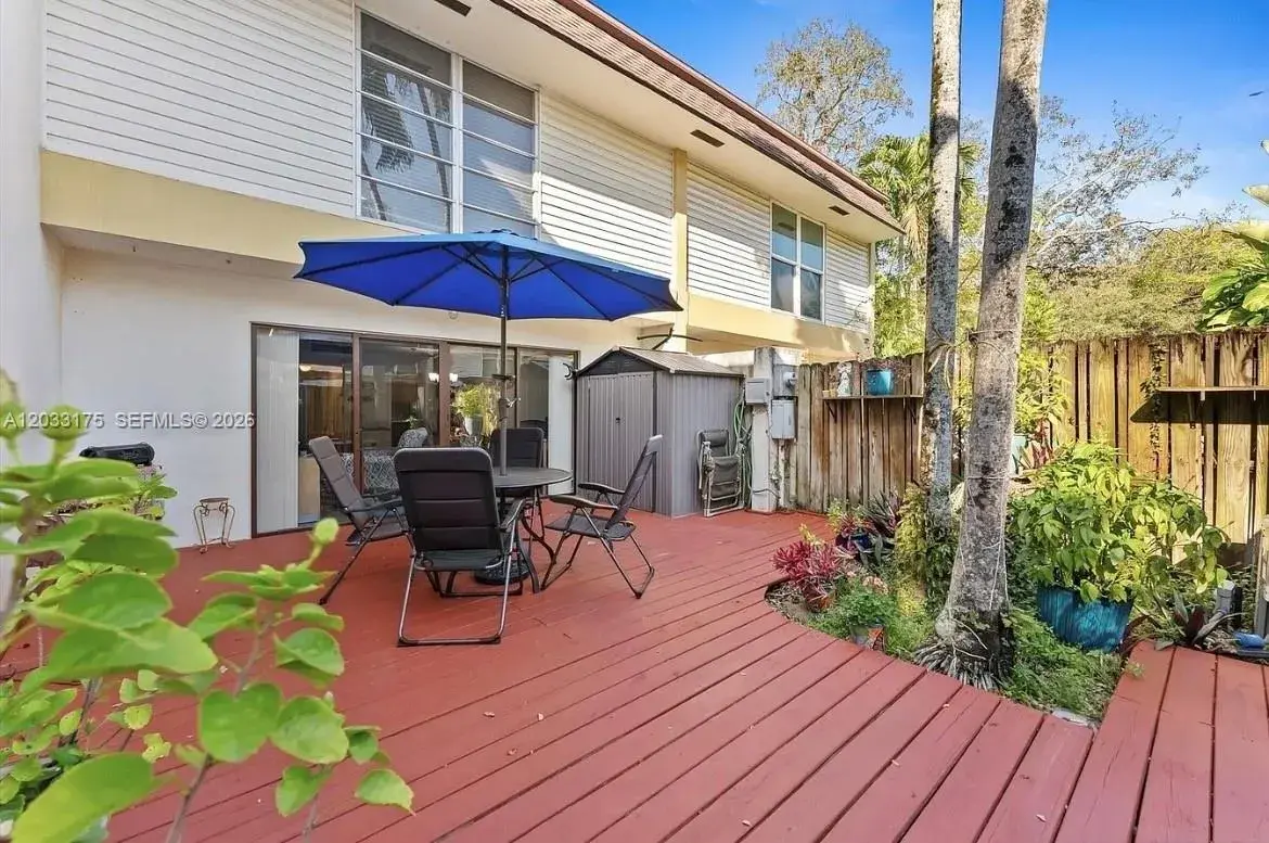 3300 Atlanta St # 15B, Hollywood FL 33021